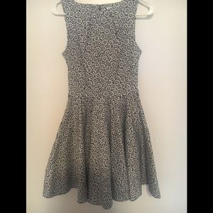 Daisy dress with pockets. Fit and flare. UK 8.